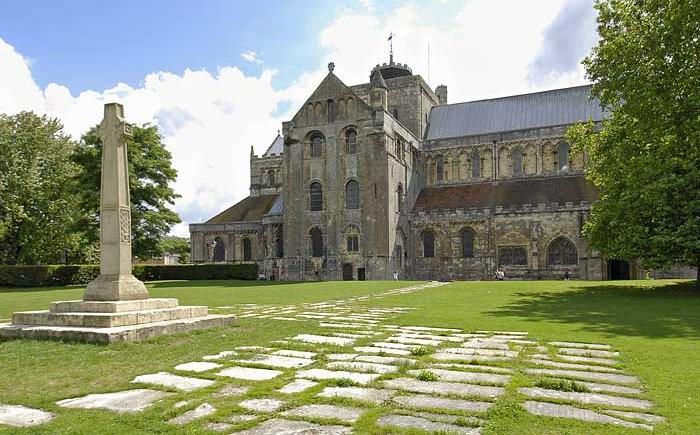 Day Trips to Mainland Tuesday 20th June Day Trip VISIT TO ROMSEY ABBEY & MOTTISFONT (NT) departing from Yarmouth on the 10.05am Ferry returning 6pm from Lymington. Cost 31.