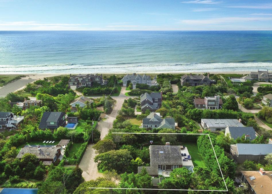 com Web# 33491 Of the 41 sales over 2017, 14 $10M on the East End in The number of sales on the North Fork rose 4.5% to 938 in were in Southampton Village. 2017, while total dollar volume 34.
