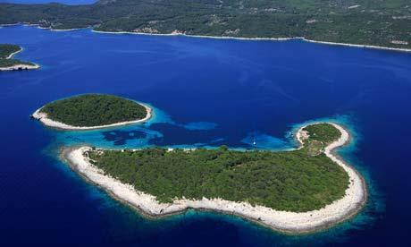 Overnight in Zadar allwing time fr yu t experience the ambience f this lively twn. Day 2 (Mnday): Island f Dugi Otk (apprx. 29 mi/ 48 km) Tday's bike tur takes us acrss the spice island f Dugi Otk.
