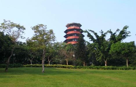 Data File of Tourist Attractions in Hong Kong Yuen Long Park The Yuen Long Park, which has a total area of 7.5 hectares. It was open to the public in early 1991.