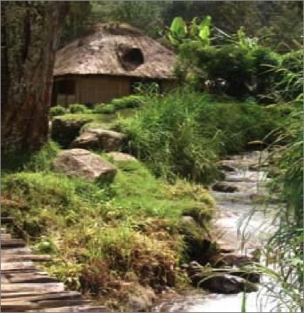 EFFECTIVE COMMUNITY BASED TOURISM 9.10 Case Study: Kumul Lodge, Enga Province, Papua New Guinea Location and community Kumul Lodge is located in the Enga Province in the Highlands of Papua New Guinea.