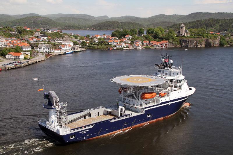 SUBSEA ISLAND CROWN S TITANIC EXPEDITION OceanGate Expeditions has entered into an agreement with Island Offshore to utilise the UT776CD-designed Island Crown as a support vessel during the first