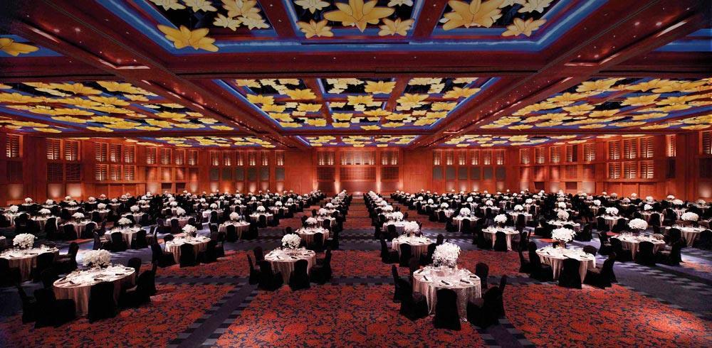 With a ceiling height of 11 metres and 6,000 square metres of unobstructed space, the Resorts World Ballroom is perfect for the most impressive large-scale events such as conventions, conferences,