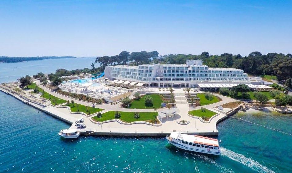 Enjoy a dream vacation in the heart of the Adriatic Sea, at a breathtaking oceanfront hotel combining