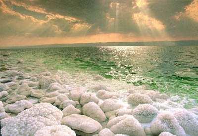 Effortlessly Floating 16: Marriot Dead Sea Source: JTB, 2004
