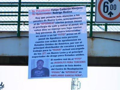 approximately 25 gunmen hung on a pedestrian bridge on Fernando Ancira Street and Revolución Avenue [25.670607,- 100.