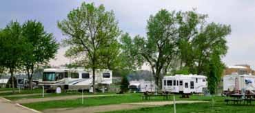 CAMP GROUNDS: RV parking is available at the Scenic Park Campground. This campground is a full service, year around campground. Scenic Park Campground offers 135 R.V. sites.
