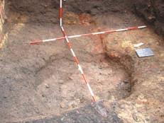 Vukovarsko-srijemska županija, HAG 3/2006 Rimska jama u profilu iskopa rimske nekropole.