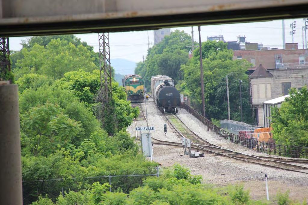 The L&I local, powered by L&I 2375 and L&I 2007, is seen bringing cars from the Paducah & Louisville Railroad s Oak Street Yard for movement to the L&I s Jeffersonville Yard.