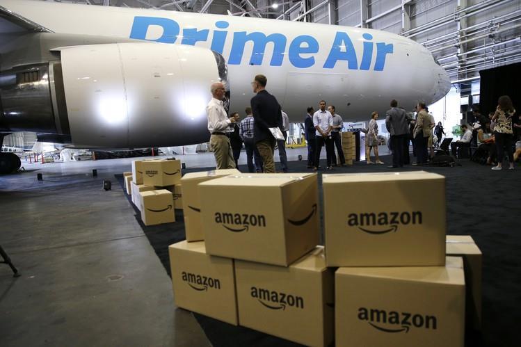 Revenue & Shipping Costs Amazon Quarterly Revenue 14% 12% 10% 8% 6% 4% 2%