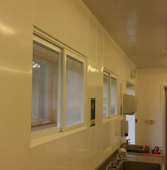 Sliding Fly Screens COMMERCIAL SCREENS Mesh Curtain Doors The all aluminium sliding fly screen unit is suitable for commercial kitchens where