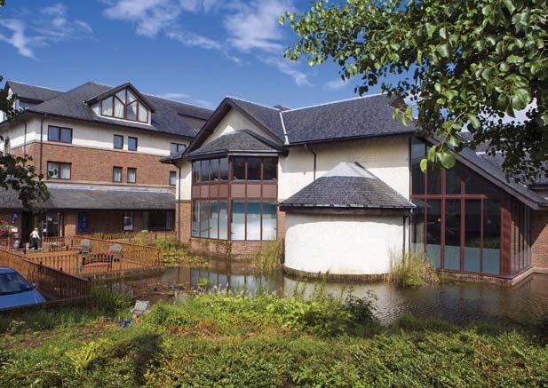 GB 120 / 130 (single use / double use) Allotment: 40 rooms ublic: 60 min Taxi: 20 min 17 - HOLIDAY INN EAST KILBRIDE Located just on the outskirts of Glasgow, the Holiday Inn East Kilbride is an