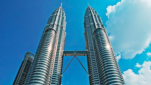 Entertainment Petronas Twin Tower Bukit Bintang The Petronas Twin Towers are the 88-story towers that