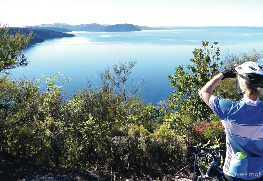 2 DAYS 71km Cycling Great Lake Trail Bike Taupo BELOW LEFT: Taking a leap, Taupo BELOW RIGHT: The Tongariro Alpine Crossing; BOTH Destination Great Lake Taupō GREAT LAKE Trail The stunning Great Lake