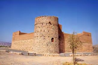 Thoroughly restored in 1990, it offers nice sweeping views of the surrounding landscape, the Batinah plain