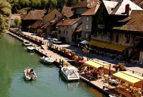 Indeed, Chanaz, through which the Canal de Savierès flows, is close to the Rhone and the lake of Le Bourget.