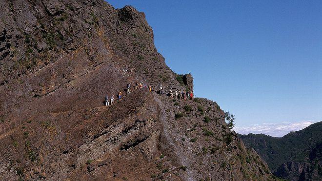 Photo: Pico do Areeiro (Madeira) DRT Madeira It may be possible to participate in an organised activity, following footpaths with experienced guides who have already explored the terrain.