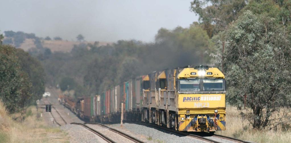 BITRE Statistical Report Figure 5 Combined intermodal-steel train consist Note: The image above shows an intermodal designated Pacific National Melbourne-Wollongong train at Chiltern in Victoria.