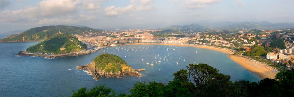 Tour with a guide in San Sebastián The visit will last for 4 hours, with an English speaking guide.