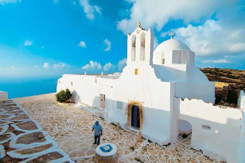 DAY 4 FOLEGANDROS SIKINOS - SANTORINI FOLEGANDROS SIKINOS (Duration: 1:00 hours) It was known as Oinoe (Island of Wine) in Ancient Greece.