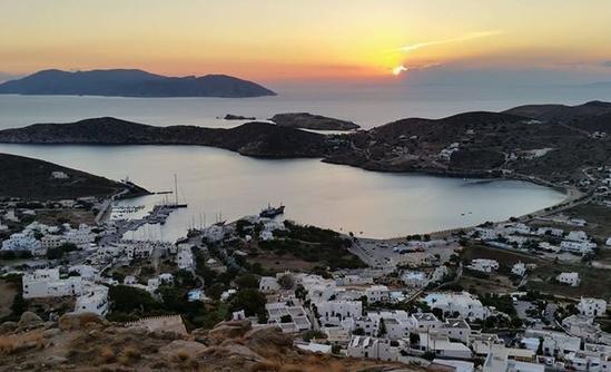 The Port of Ios is at the head of the Ormos harbor in the northwest. From there the bus or a 15-minute walk up the steep donkey path takes you to the village, known as Chora.
