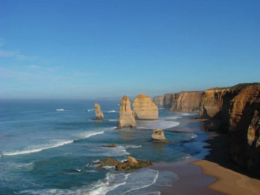 GREAT OCEAN ROAD & GRAMPIANS $395 One of the world s best coastal routes blended with the beauty and history of the Grampians National Park, making this one of the best trips in Australia!