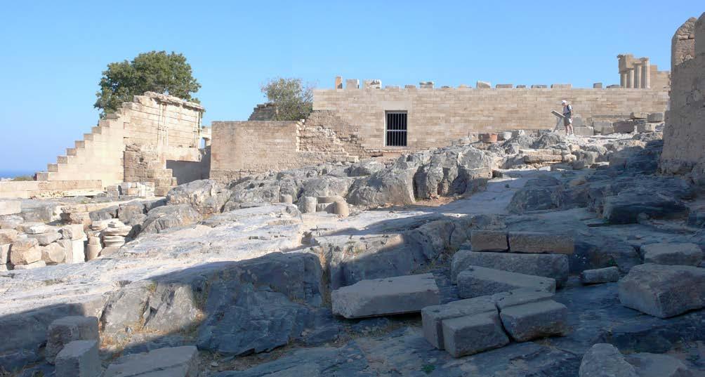 Fig. 4. Lindos. The west area of the acropolis after the interventions and the reconstruction of the Propylaea western wing (photo V. Eleftheriou). 2.