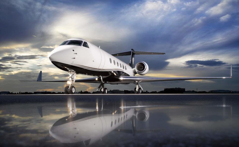 Heavy Jets With impressive cruising speed and cabin space, heavy jets embody optimum performance.