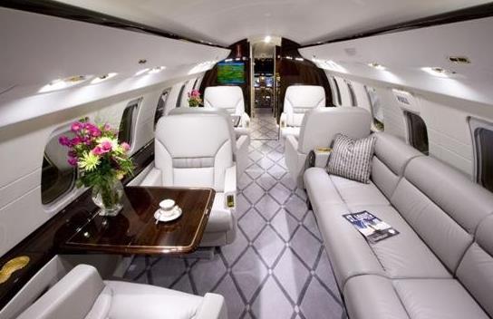 The Challenger 604/605 makes lengthy trips comfortable and enjoyable with room for 9 to 13 passengers.