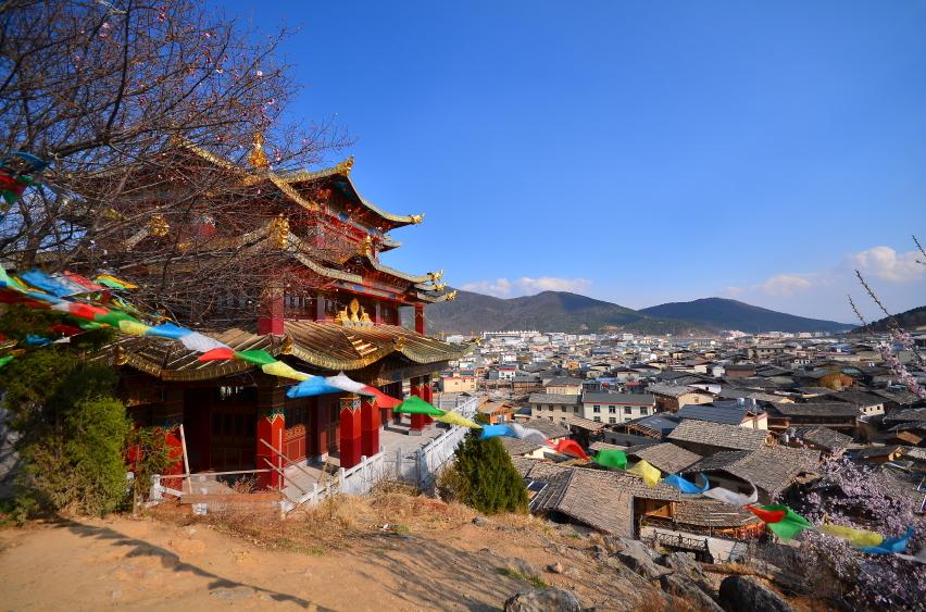 Spend the day visiting the Lamaseray, one of Yunnan s most rewarding monasteries, Bita and Shudu Lake and enjoy time with some of the local nomadic families.