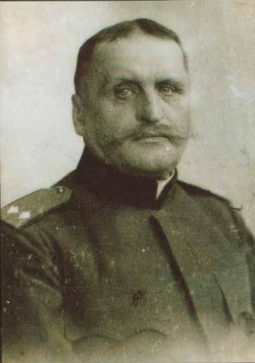 SKOZI OČI PRIPADNIKOV PDRIU 38 ki je bil novembra 1918 poveljnik štajerskega obmejnega poveljstva, je predlagal Narodnemu svetu v Ljubljani, da z Dunaja pokliče Žunkoviča in ga postavi za poveljnika
