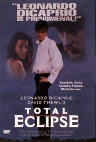 Потпуно помрачење (Total Eclipse, 1995) Ово је филм о бурном и страственом односу Пола Верлена и Артура Рембоа, личности које су обиљжиле француски симболизам. 6.