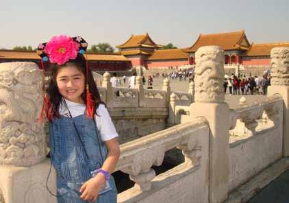 FAMILY HOLIDAYS GREAT WALL & PANDA 10 Days - Beijing» Xian» Chengdu» Shanghai Beijing This fun and educational tour is designed for families.