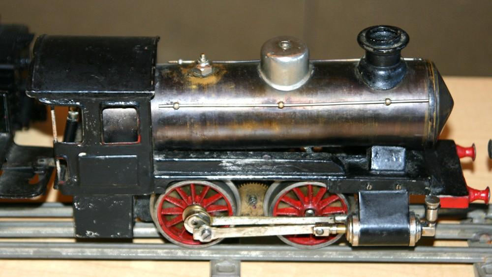 Jack D Angelo brought in this tinplate gondola in O -gauge (Converse?).