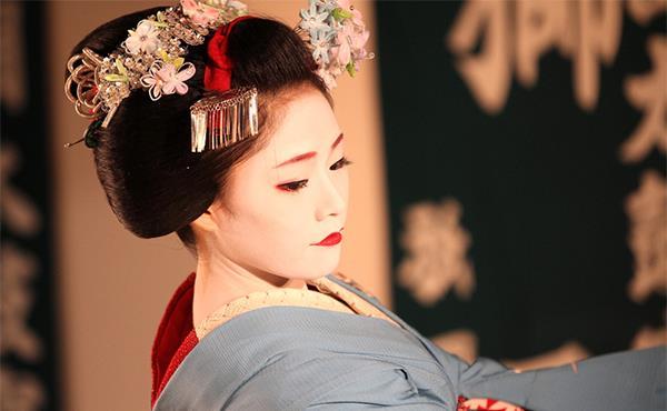 as you can get. You will dine in a teahouse, enjoying your dinner while being entertained by the geisha.