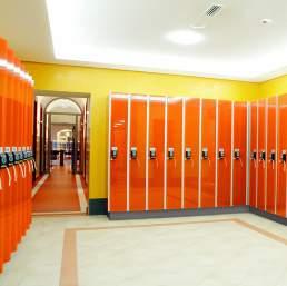 Wardrobe Lockers tailor-made Whether at the swimming pool, sauna, gym, spa or at rehabilitation and care homes, keeping belongings secure is very important.