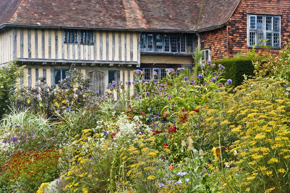 COSTS INCLUDE: 4 nights lodging in Giverny, France 4 nights lodging in England (2 in Salisbury and 2 in Tunbridge Wells) 8 breakfasts Welcome and Farewell Dinners (with one glass of wine) One-way