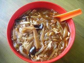 For example, noodles in braised soup ( 卤面 ),squid noodles (