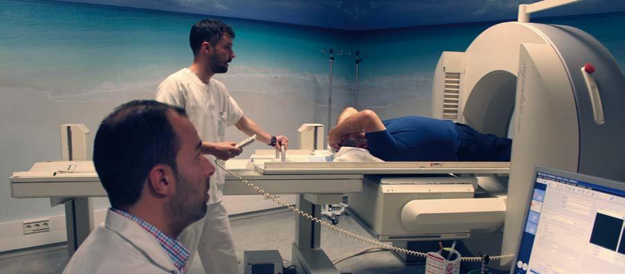 Este novo equipo, innovador na tecnoloxía da Área Sanitaria de Ourense, representa un salto significativo na precisión e calidade de imaxe en relación aos equipos convencionais, ao realizar imaxes de