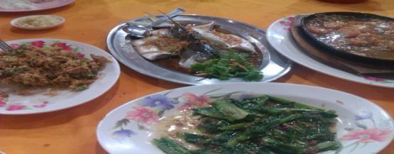 Most of the tourists who visit the village will definitely order seafood as their meal.