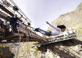 Kawarau Bungy Departure Time: 1.20pm, 2.40pm, 4.00pm 2 hours Maximum numbers: 54 Indicative Price: NZD215.00 per person Transfers, bungy, t-shirt and certificate, afternoon tea Warm layers.