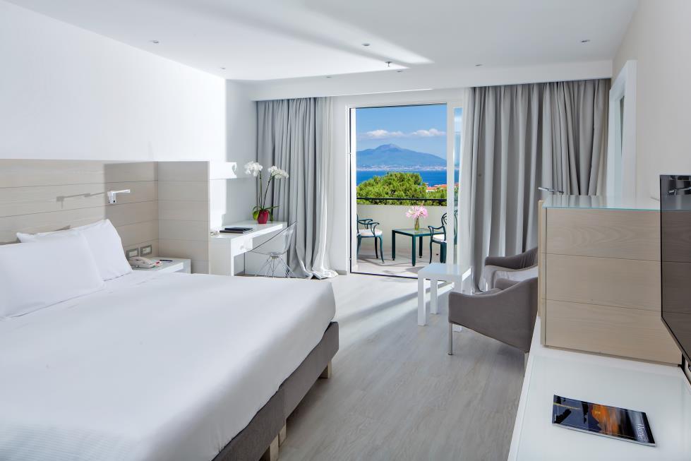 Mediterranean Design DELUXE ROOM SEA VIEW Hilton