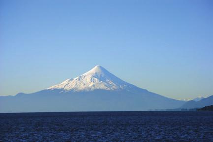 3 PUERTO VARAS AND CONFERENCE VENUE The Cities on Volcanoes 9 conference will be held in Puerto Varas (www.visitpuertovaras.