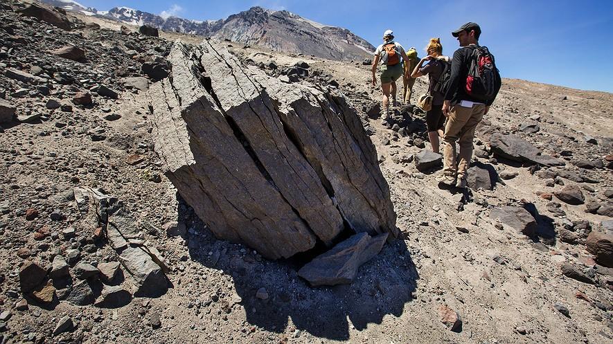 Meet the world s newest glacier at Mount St. Helens By Seattle Times, adapted by Newsela staff on 08.10.15 Word Count 733 Hikers walk past this chunk of the volcano that existed before May 18, 1980.