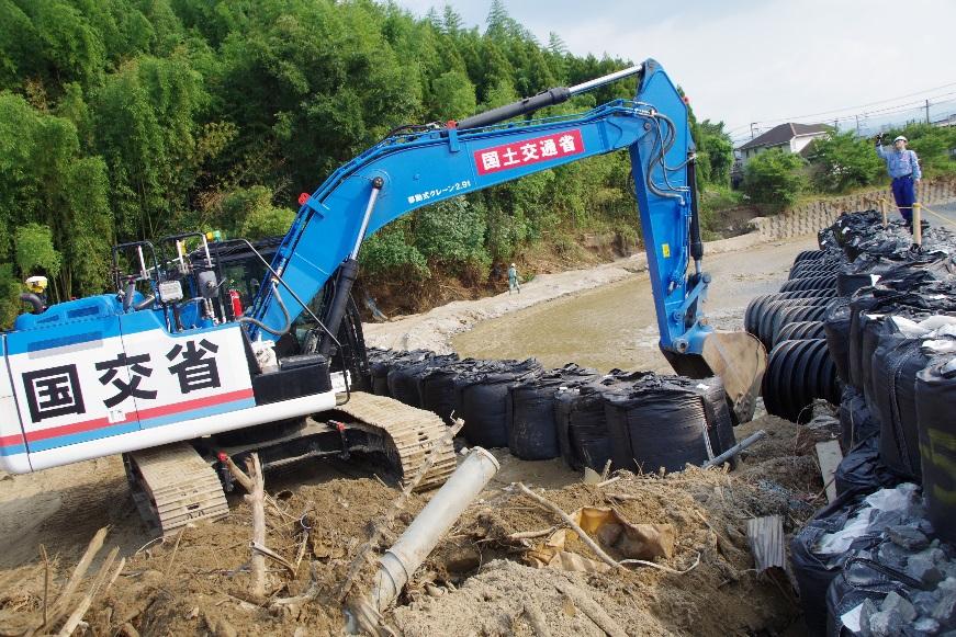 The National Government takes over from Fukuoka Prefecture the responsibility for emergency repair work on river-embankment infrastructure. Damaged Fukuoka Pref Asakura city Akatani river.