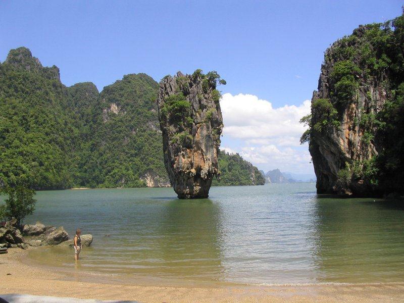 Get on boat to visit Ha Long Bay (4-hours boat trip).
