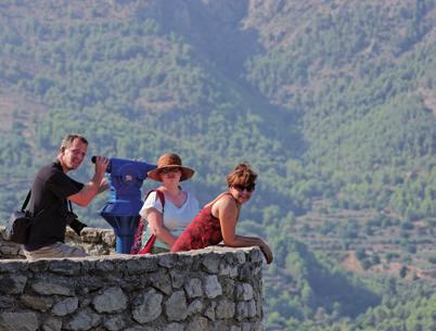 Along the way we will make a stop to take pictures of the magnificent view of Guadalest and its mountain and also taste