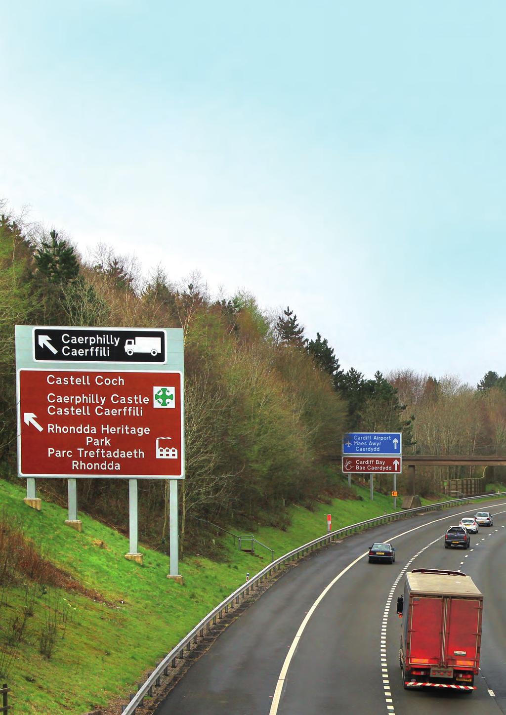 Traffic Signs for Tourist Destinations on Trunk Roads and