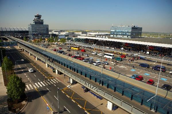 3250x45 m Terminal 1: Schengen Terminal 2: