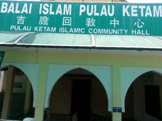 Pulau Ketam Islamic Community Hall and Pulau Ketam Christian Community Hall Before the fires in 1967 and 1972, all buildings in Pulau Ketam were made of wood and this made it easy for the fire to